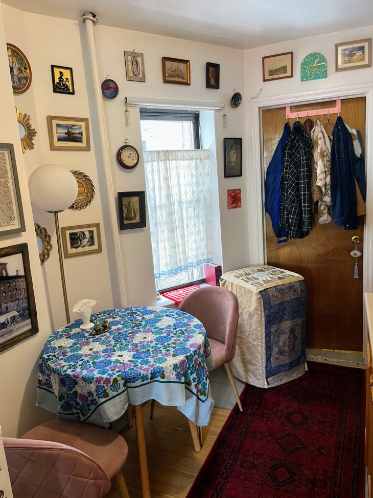 See Eli's 380-Square-Foot Apartment in New York from the Small/Cool ...